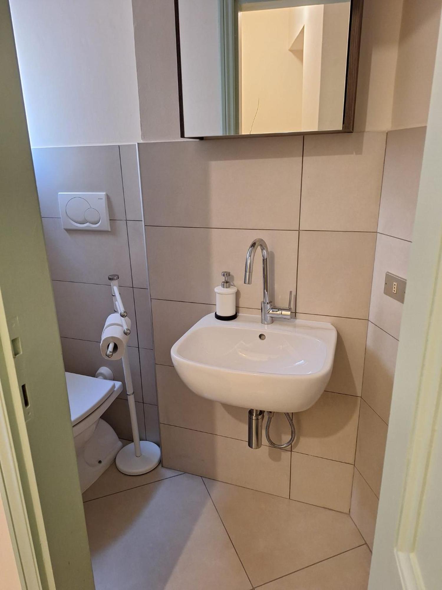 Vannucci 10 Apartment